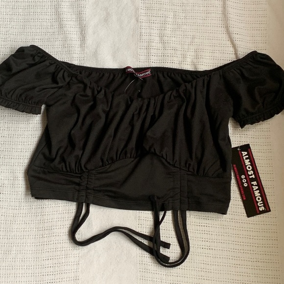 L Off Shoulder Crop Top - Picture 1 of 3